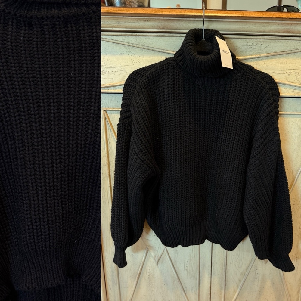 NWT Forever 21 Black Turtleneck Sweater Small